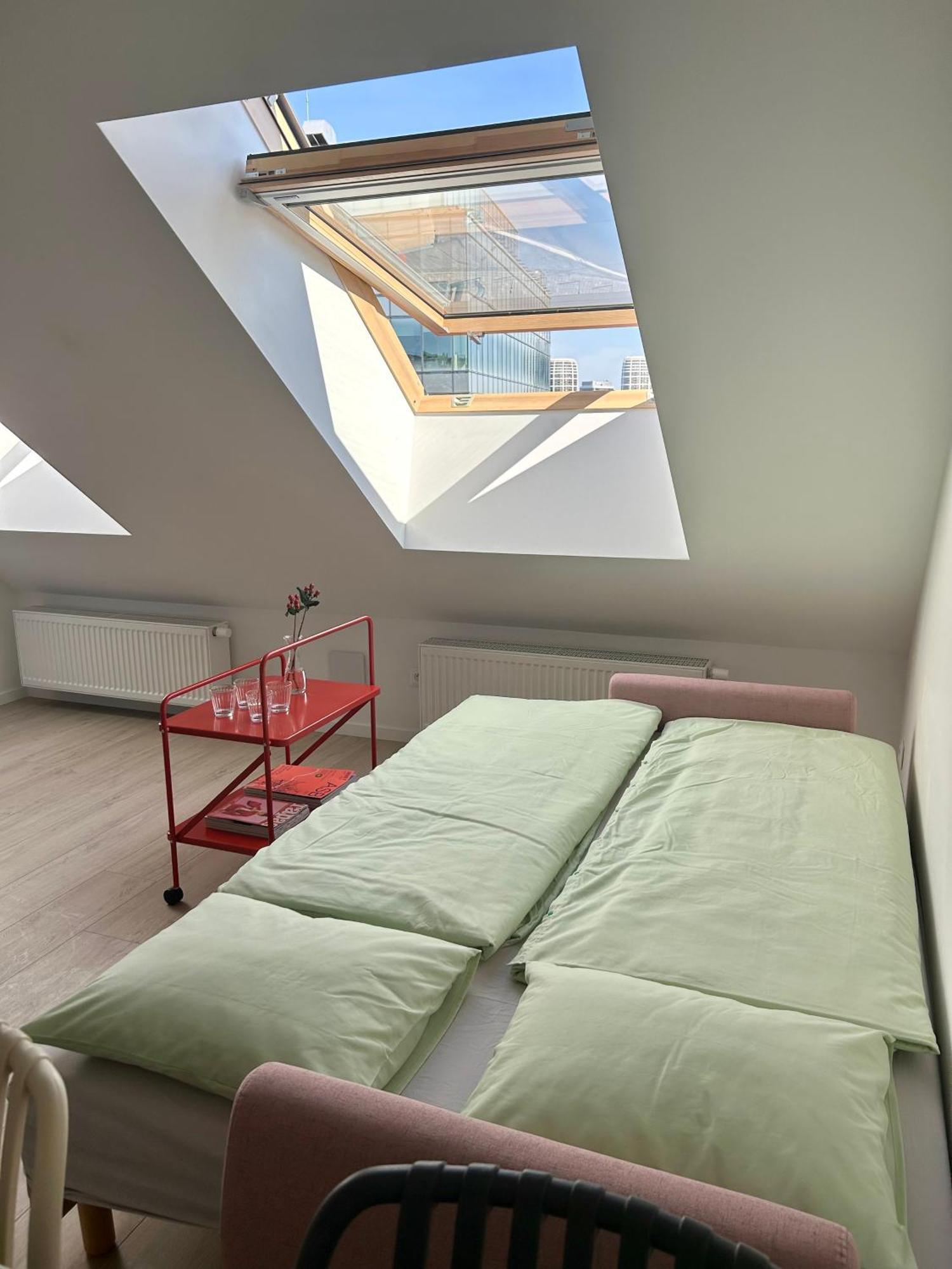 Meridian Bratislava - Stylish Brand New Apartment In The City Center Екстер'єр фото